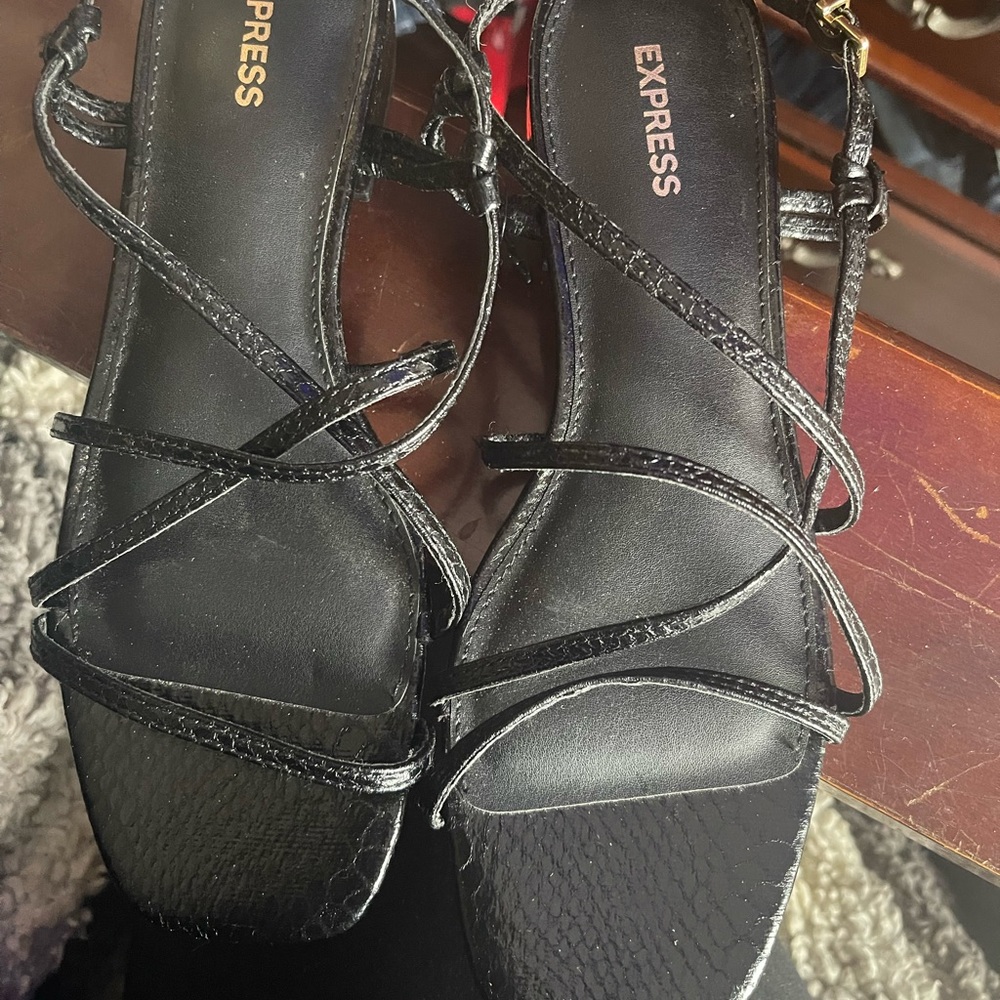 Black express flats